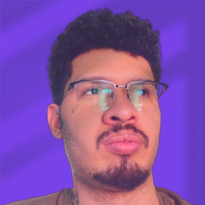 Foto de Douglas Andrade, cofundador da Cafezinho Labs